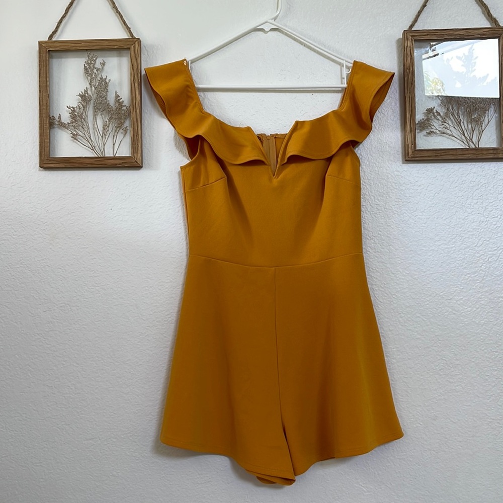 Medium mustard color Windsor romper